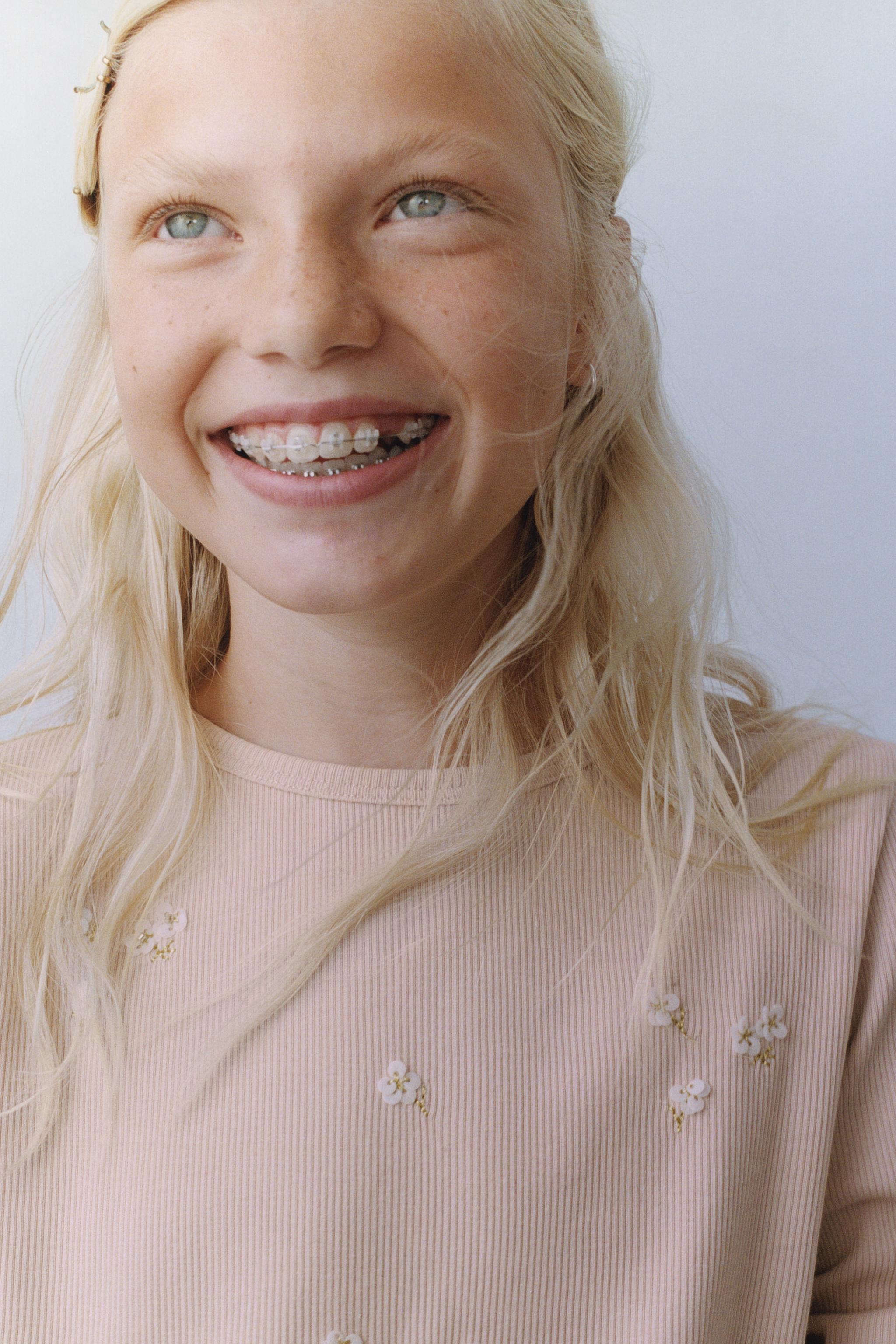 PEARL EMBROIDERED RIB T-SHIRT